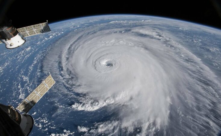 Një satelit i ri NASA-ESA mund të zbulojë nxehtësinë e fshehur të oqeanit për të parashikuar uraganet vdekjeprurëse