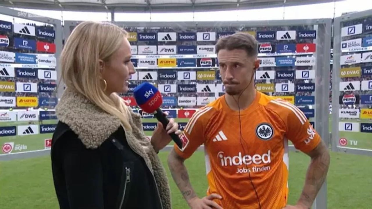 Intervista qesharake! lojtari kishte ndërruar fanellën me kundërshtarin, gazetarja nuk di kë ka ftuar