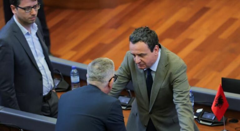 Kriza institucionale në Kosovë, Kurti: Do të respektojmë vendimin e Gjykatës Kushtetuese