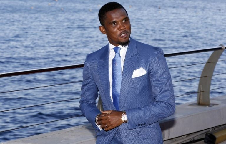 Samuel Eto përballet me akuza për korrupsion, Kameruni kërkon pezullim