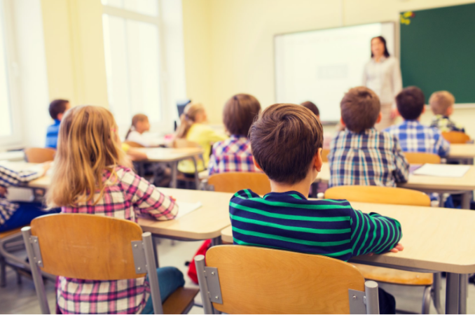 Nga ndalimi i celularëve te masat kundër bullizmit, miratohet udhëzimi për vitin e ri shkollor
