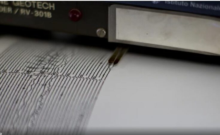 Napoli nuk po gjen qetësi, tjetër tërmet që shkakton panik te banorët. Ja sa ishte magnituda