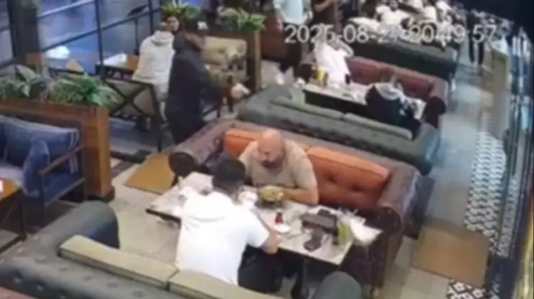 Video tronditëse/ 17-vjeçari qëllon me plumb në kokë ish-presidentin e ekipit të futbollit në Turqi