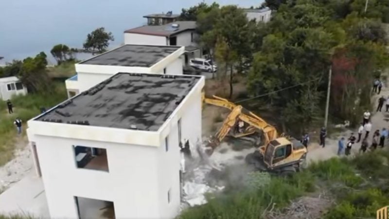 Rama publikon pamje nga prishjet tek Kepi i Rodonit: Një mrekulli e natyrës është abuzuar për qëllime fitimi (VIDEO)