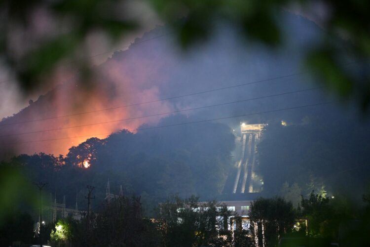 Zjarret, Vengu: Ndërhymë për shpëtimin e banesave dhe hidrocentralit të Bistricës