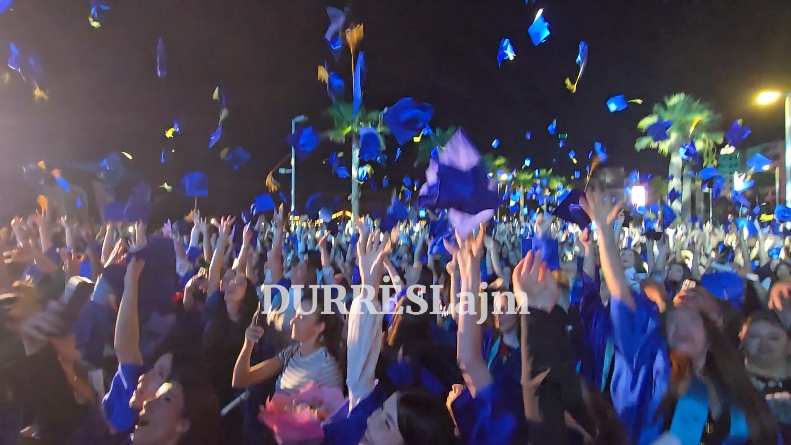 UAMD/ Zhvillohet ceremonia e diplomimit të 2172 studentëve mes shumë emocioneve (VIDEO)