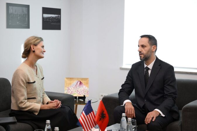 Lamallari takim me Ngarkuarën me Punë të SHBA, VonHorn: Partneriteti strategjik dhe mbështetja e vijueshme në shumë reforma kyçe, vlerë e shtuar