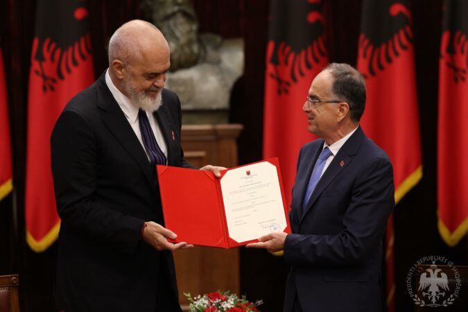 Begaj firmos dekretin, Rama mandatohet për të krijuar qeverinë e re