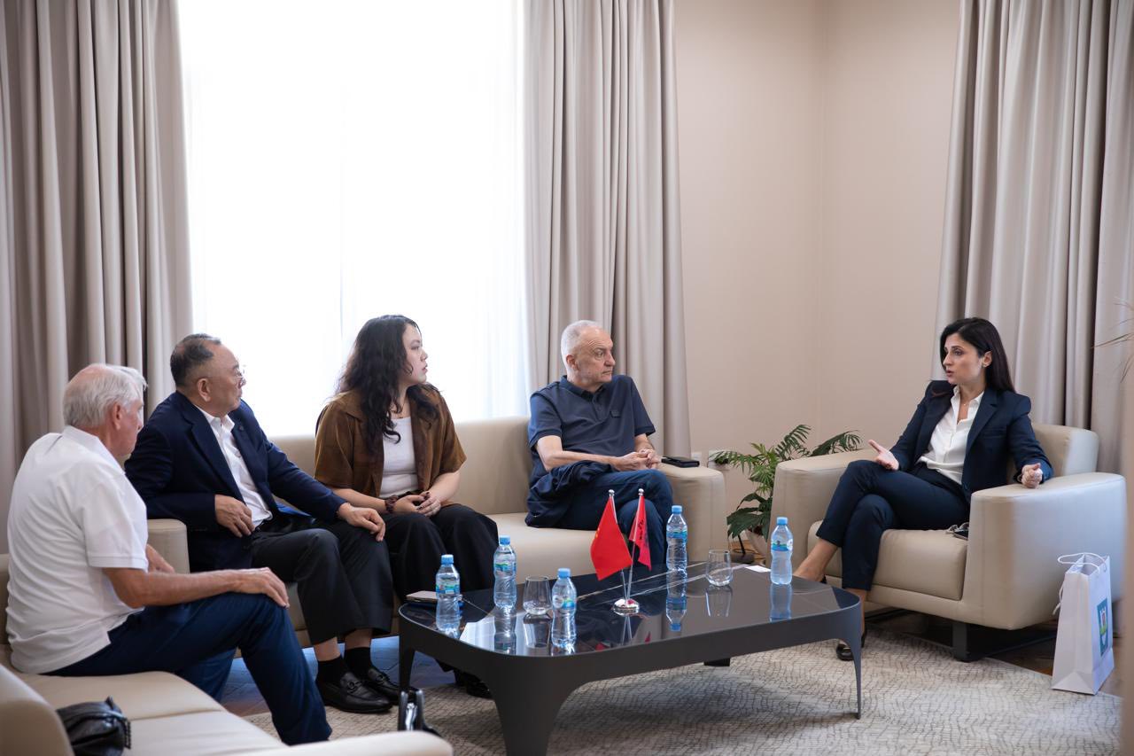 Bizneset kineze të interesuara të investojnë në Durrës, Sako takohet me ambasadorin shqiptar në Kinë