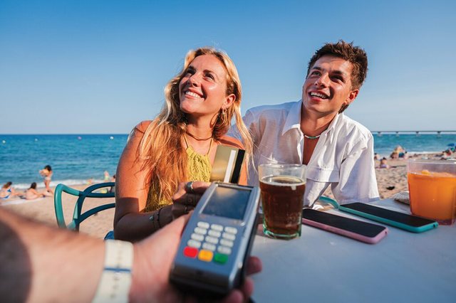 Pagesat me kartë po rriten me ritme të shpejta