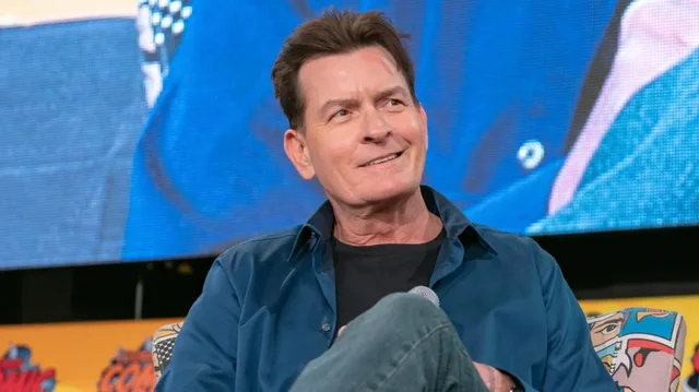 Charlie Sheen pranon marrëdhënie homoseksuale që ka pasur: Isha nën ndikimin e kokainës