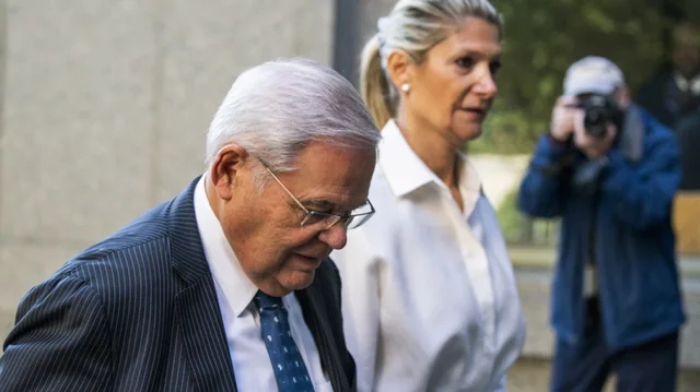 Akuzohet për ryshfet/ Dënohet me mbi katër vite burg gruaja e ish-senatorit amerikan