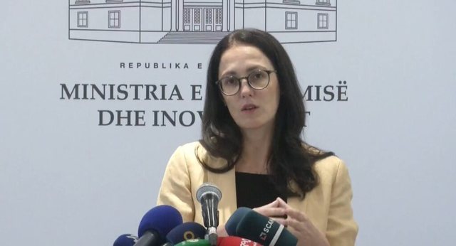 Ministrja Ibrahimaj: Plan 3-vjeçar për reduktimin e parasë “cash” dhe luftën kundër informalitetit