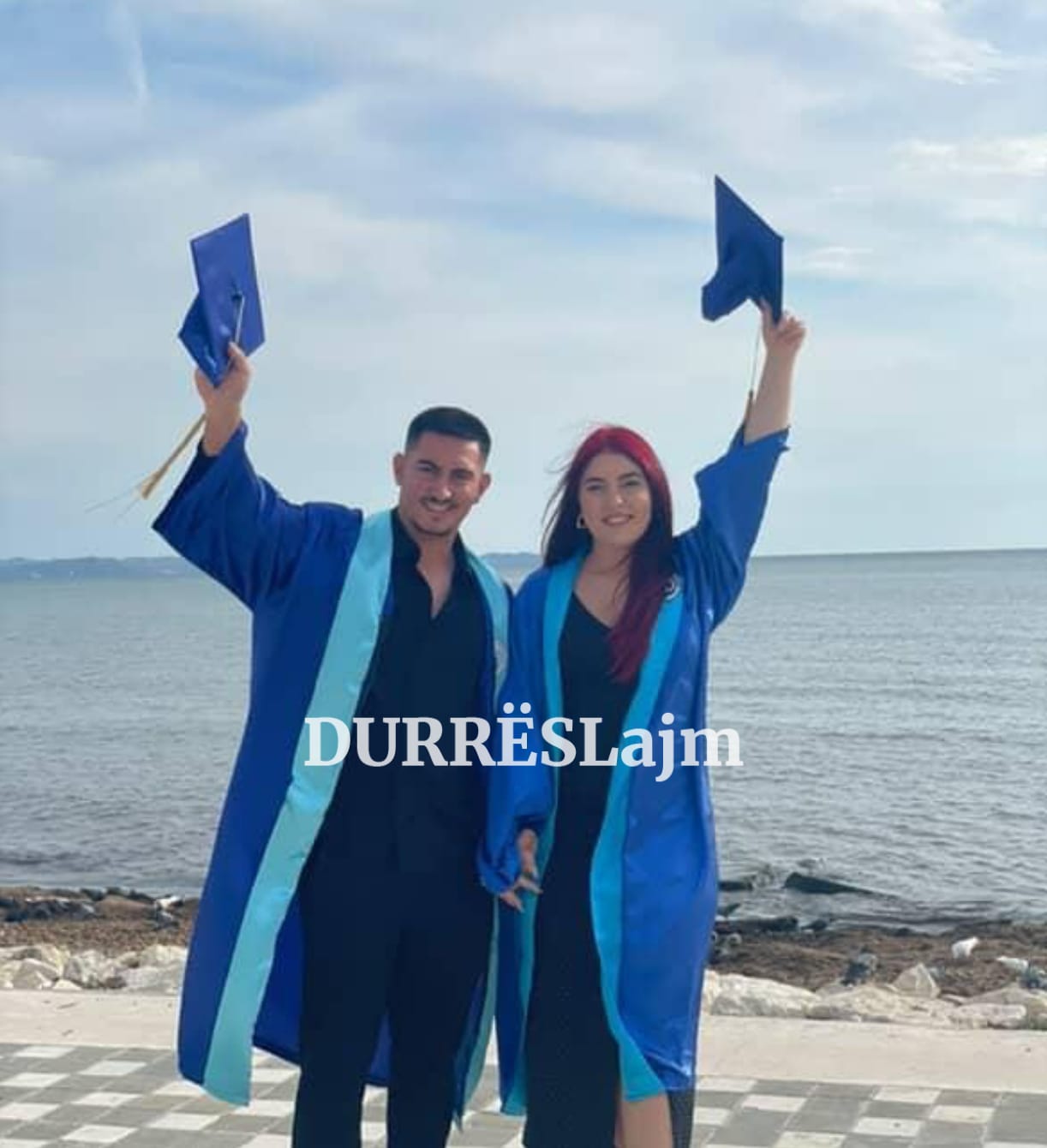 Kush janë Aldo dhe Migena, dy 21-vjeçarët nga Durrësi që i thanë PO njëri &#8211; tjetrit gjatë ceremonisë së diplomimit (VIDEO)