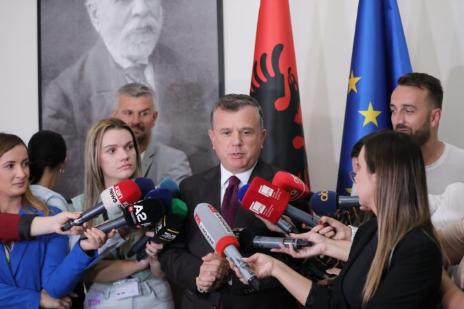 Balla: Bardhi duhej të ishte në Konferencën e Kryetarëve, u përjashtua vetëm nga Kuvendi