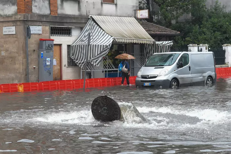 Moti i keq godet Italinë, alarm portokalli