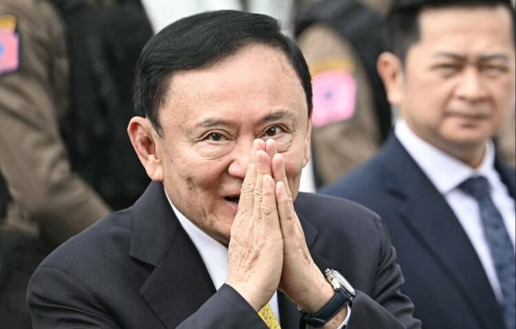 Dënohet me një vit burg ish-kryeministri i Tajlandës