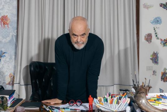 Rama ndan foton nga zyra në Kryeministri: Shihemi në 11:00