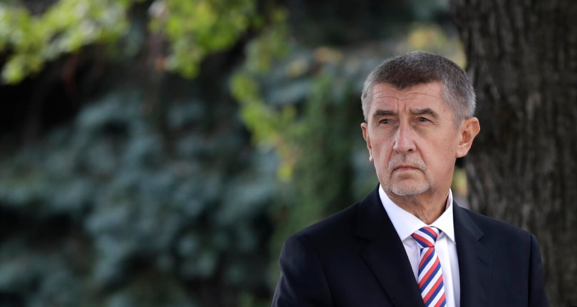 Ish-kryeministri çek sulmohet gjatë një tubimi, shtrohet në spital