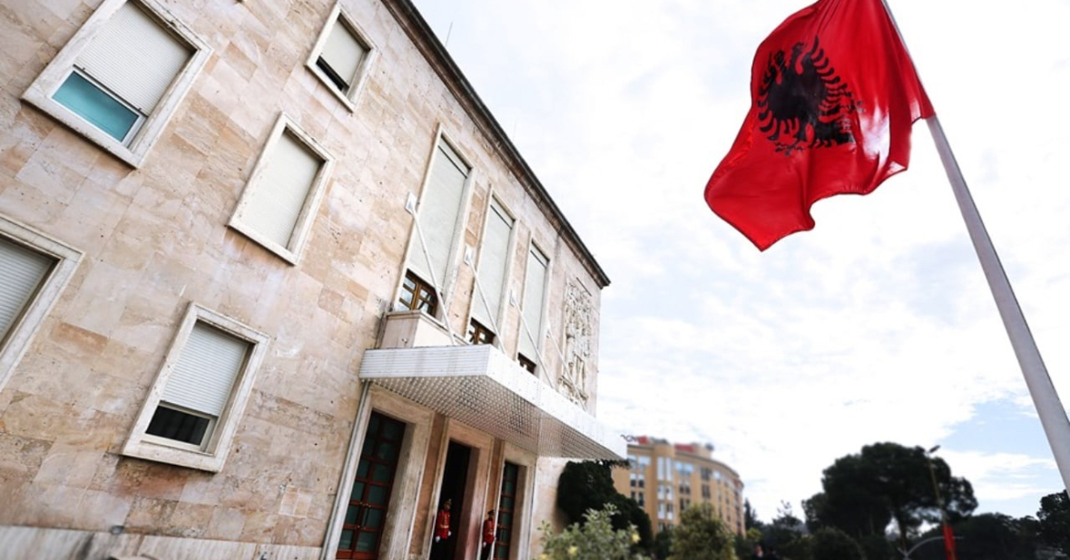 Emrat/ Lëvizjet e para në qeveri, shkarkohen zv.ministrat që u bënë deputetë