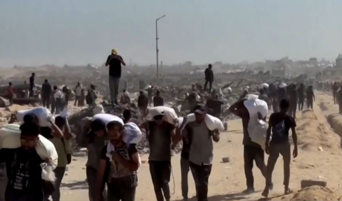 Izraeli shpall një “zonë të re humanitare” në jug të Gazës, mes paralajmërimeve për zhvendosje masive