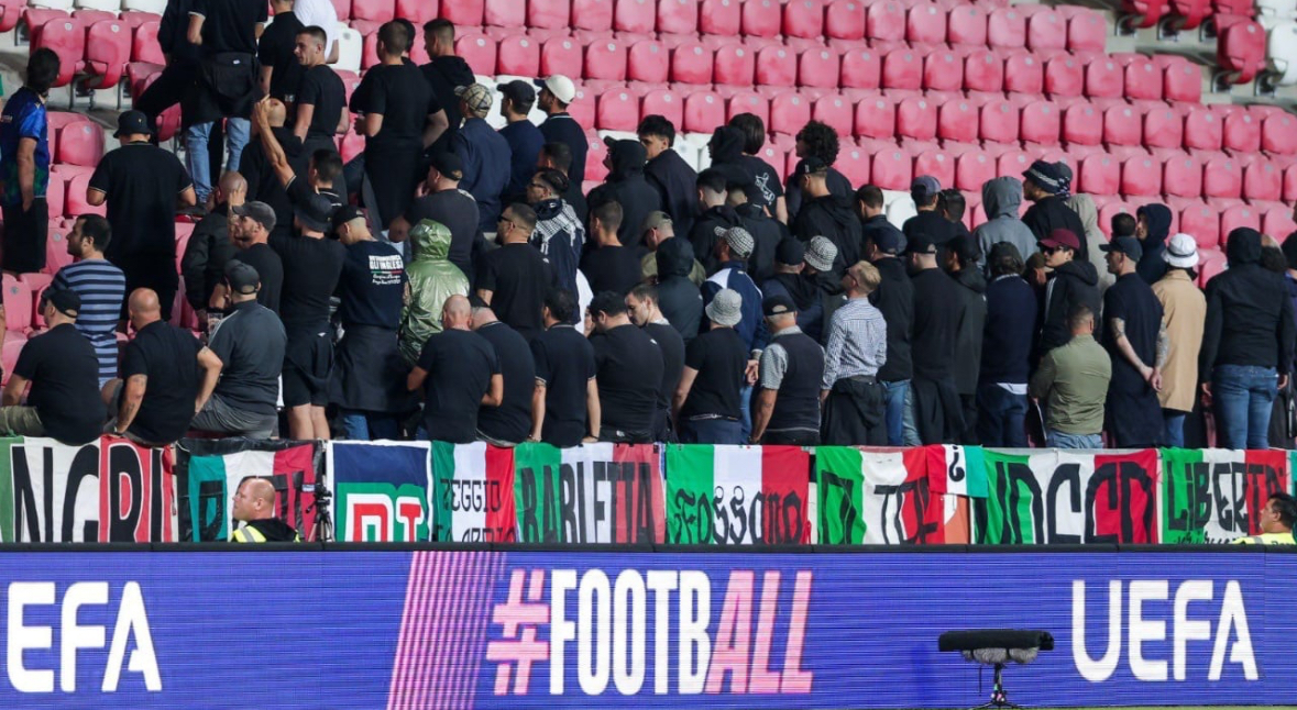 Protestë në tribunat e ndeshjes Izrael-Itali, tifozët italianë vërshëllyen himnin izraelit dhe i kthyen shpinën fushës