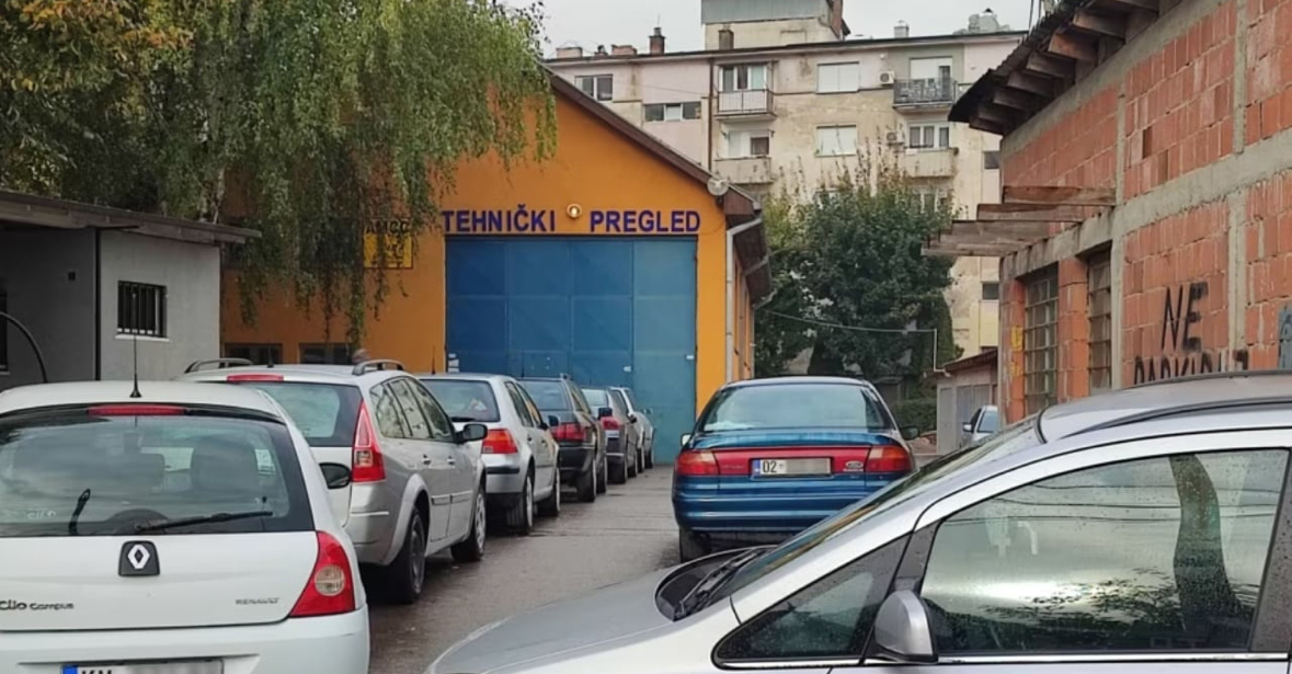 Nga 1 Nëntori, Kosova ndalon qarkullimin mbi 3 muaj të automjeteve me targa të huaja, masa prek serbët në veri