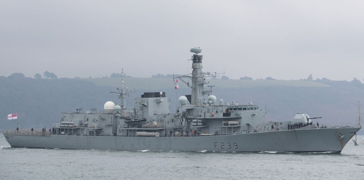 Kina paralajmëron Mbretërinë e Bashkuar dhe SHBA-në pasi anijet e tyre ushtarake kaluan në Ngushticën e Tajvanit 