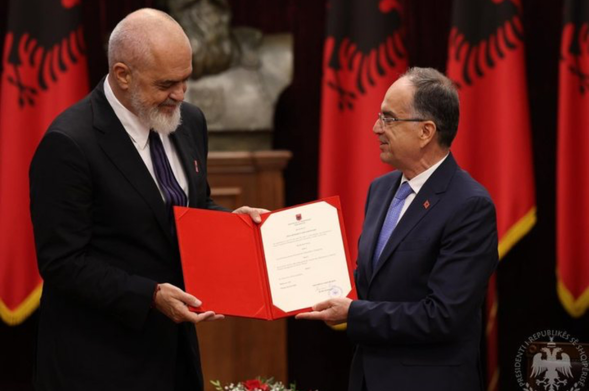 Presidenti Begaj dekreton qeverinë “Rama 4”/ Akoma nuk dihet fati i &#8220;betimit&#8221; të ministres së Inteligjencës Artificiale, Diella 