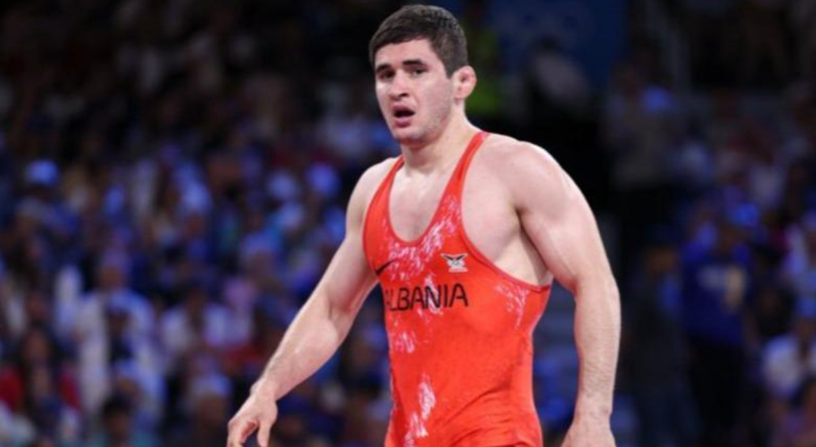 Valiev, nënkampion i Botës/ Mundesi kuqezi i jep Shqipërisë medaljen e argjendit