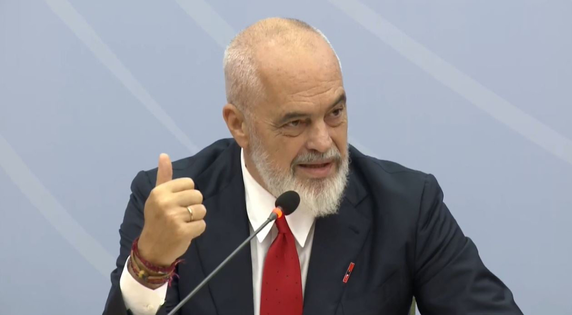 Rama paralajmëron punonjësit e shtetit që “rrinë në karrige”: Ç’më panë sytë me historinë e marrëveshjes me Emiratet, e pagëlltitshme