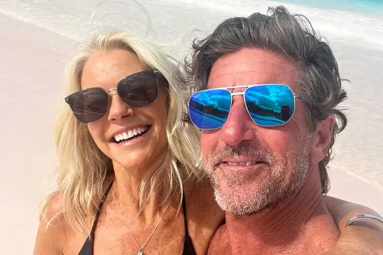 Vdekja e Brett James/ Çfarë postonte këngëtari i njohur në rrjete sociale?