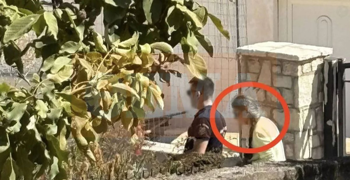 Triller në Greqi, drejtoresha varros nënën në stallë që të merrte pensionin e saj 