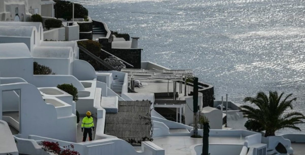 Shkencëtarët zbulojnë shkakun e tërmeteve masive në Santorini: Vullkanet fqinje përgjegjëse për krizën sizmike 