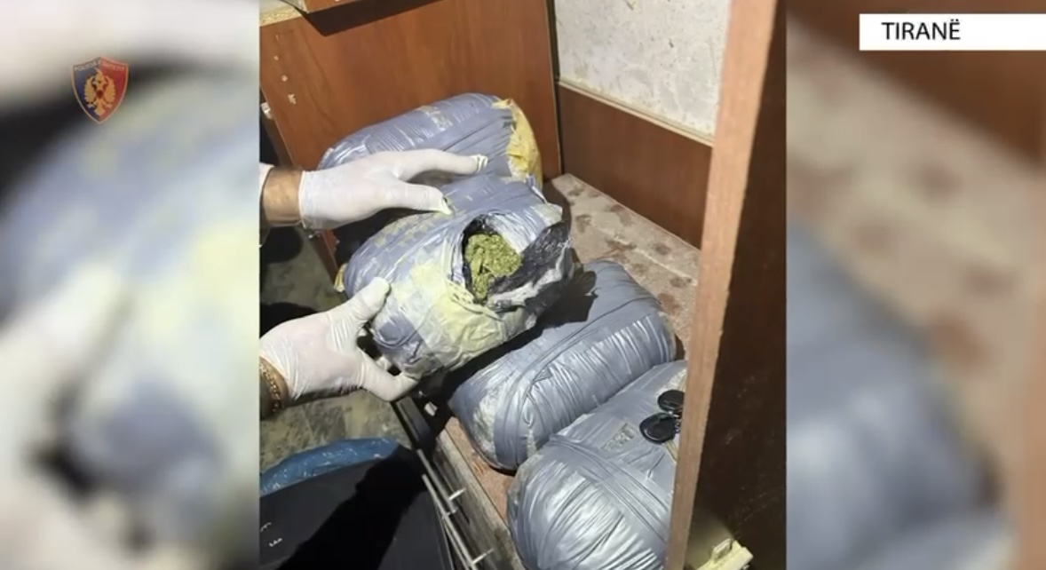 Aksion antidrogë në Tiranë/ Si iu zbulua të rinjve valixhja plot me drogë që sollën nga Sukthi