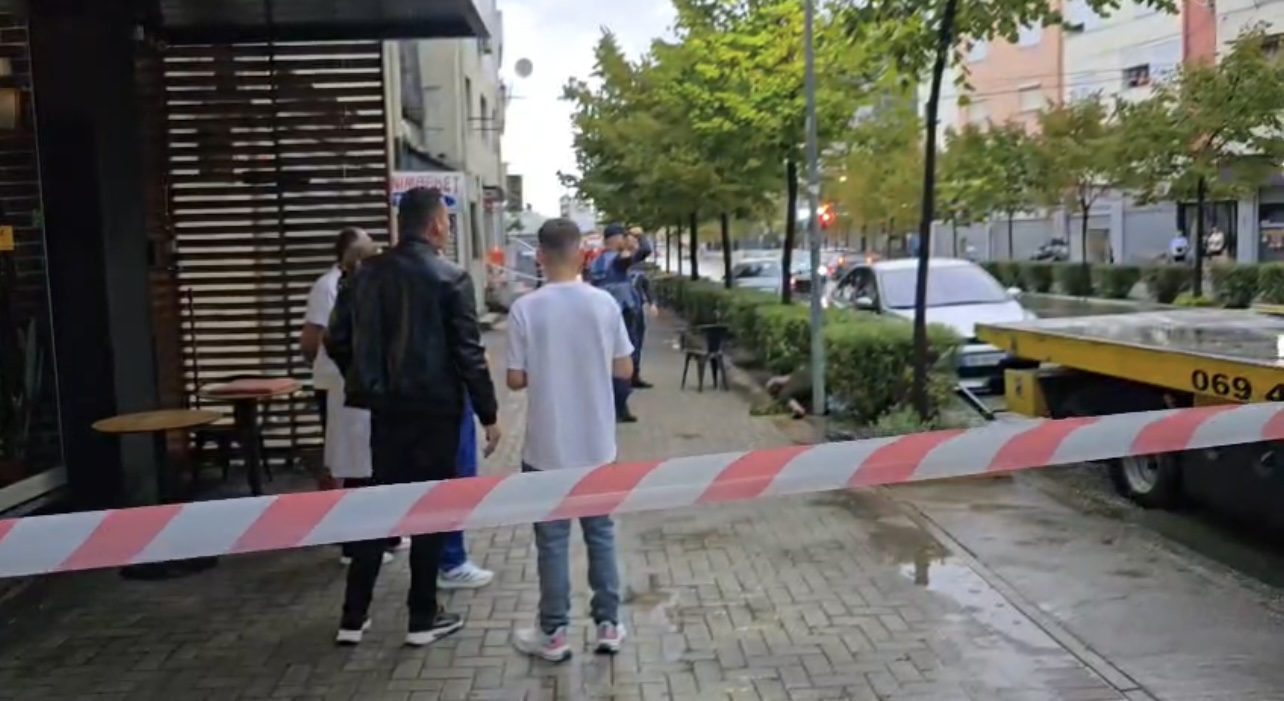 Bie në kontakt me energjinë elektrike, humb jetën një burrë në Durrës