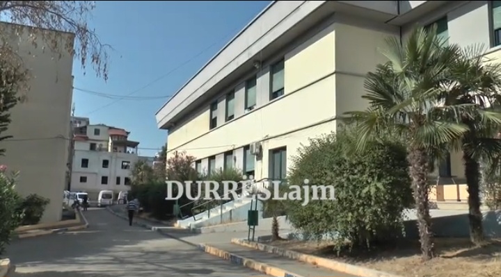 Vëllai i “Rrumit të Sukthit” kërcënon drejtorin e Spitalit të Durrësit