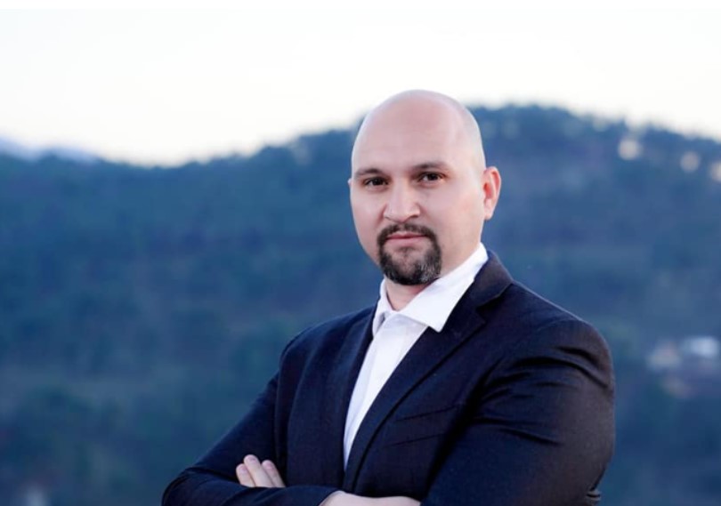 Qëndroi vetëm dy muaj në detyrë, jep dorëheqjen drejtori i QSUT, Florenc Spaho