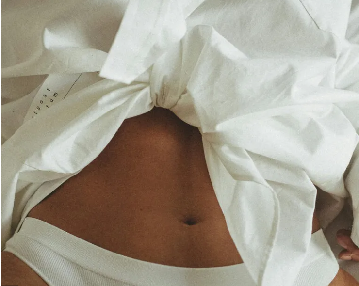 Retinoli në trup, sekreti për një lëkurë më të fortë, më të shndritshme dhe më të lëmuar