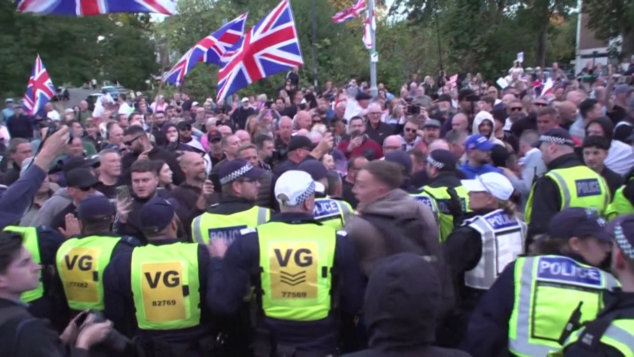 Azilkërkuesit në Angli: Do të strehohen nëpër kazerma