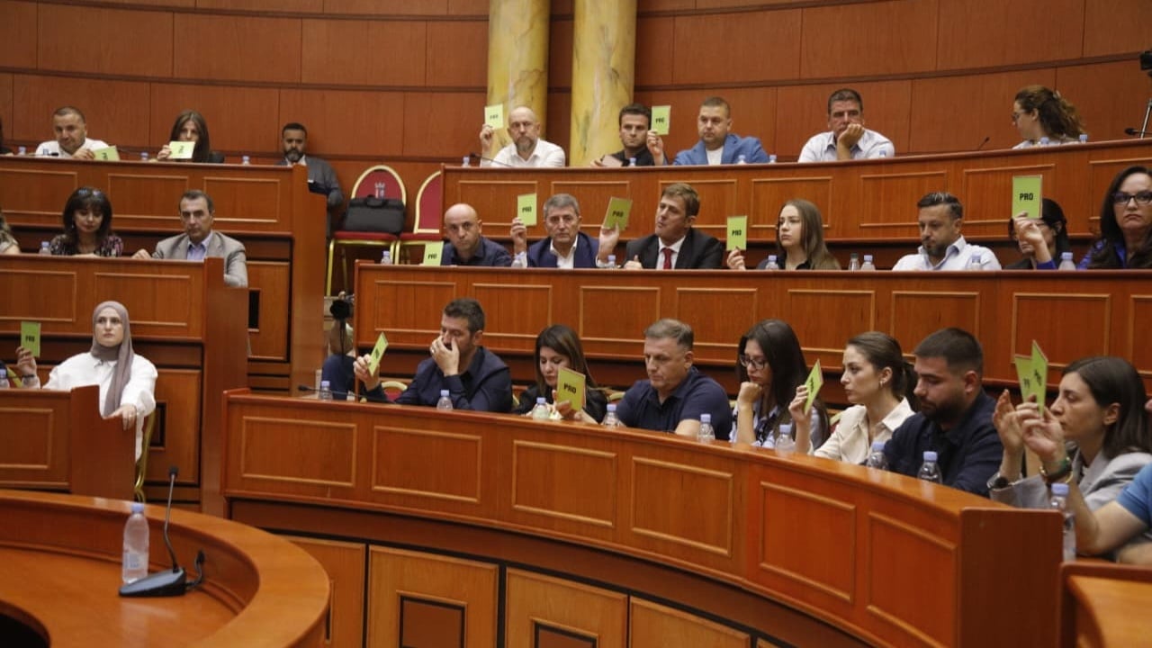 Seanca për shkarkimin e Erion Veliajt, kush janë këshilltarët e PS në KB që kanë bojkotuar