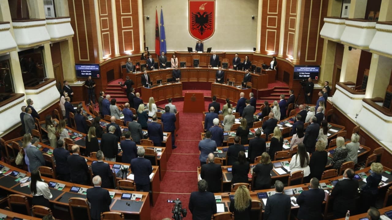 Grupi parlamentar i PD kërkesë për mocion me debat për programin e qeverisë