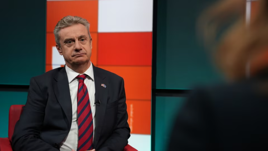 Ambasadori britanik: Ngërçi politik po e lë Kosovën pa zë ndërkombëtar, Kushtetuesja duhet të respektohet