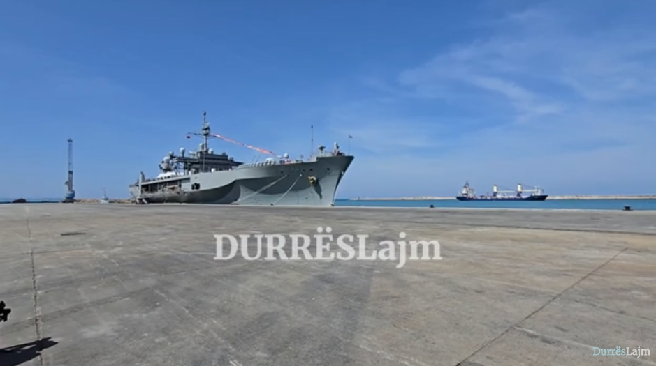 Kjo është &#8220;bisha&#8221; amerikane e ankoruar në Durrës (VIDEO)