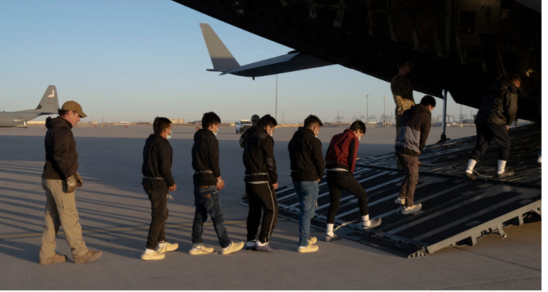 Pas marrëveshjes me Teheranin, SHBA-të deportojnë 100 iranianë