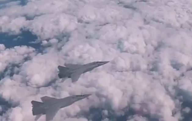 Rusia i afrohet sërish territorit të NATO-s, avionët luftarakë stërviten në Detin Barents