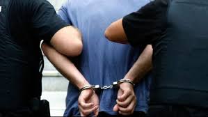 Arrestohet 52-vjeçari për vjedhje në një automjet në Golem, procedohen 2 shtetas të tjerë në Kavajë