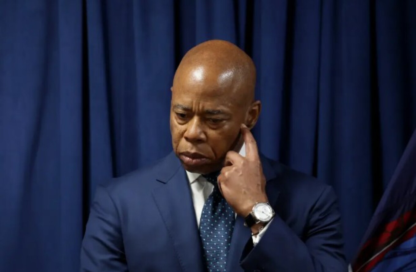 Kryebashkiaku i Nju Jorkut, Eric Adams tërhiqet nga gara e zgjedhjeve të 4 nëntorit