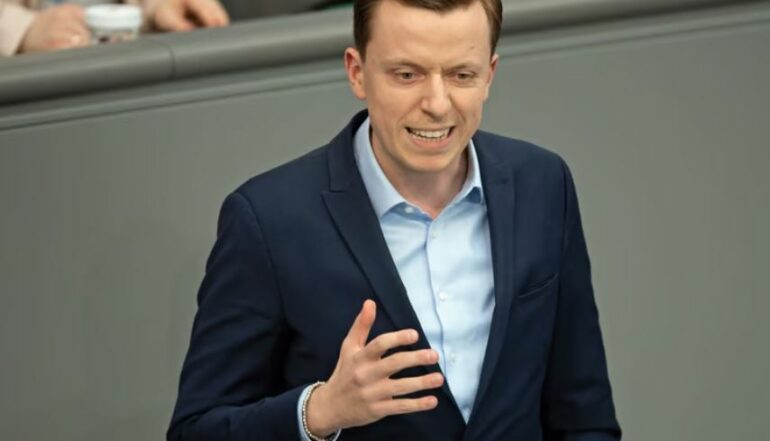 Deputeti gjerman: Vuçiç po destabilizon Kosovën, Bosnjën dhe Malin e Zi