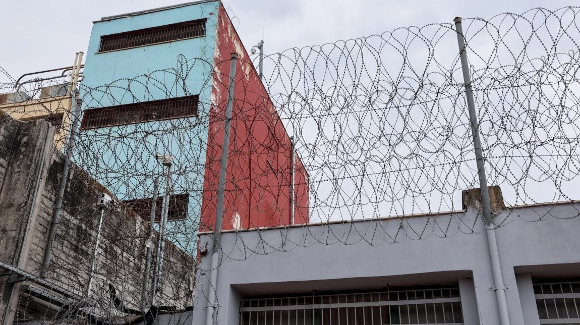 Burgjet greke të mbushura me shqiptarë, 54% e tyre janë të huaj! Raporti i Trump në OKB zbulon shifrat e vendit fqinj